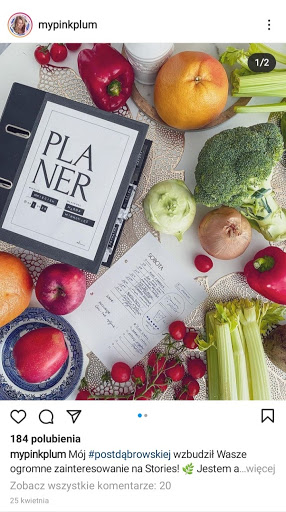 Przykład zdjęcia produktu z przemyślanym tłem (Instagram)