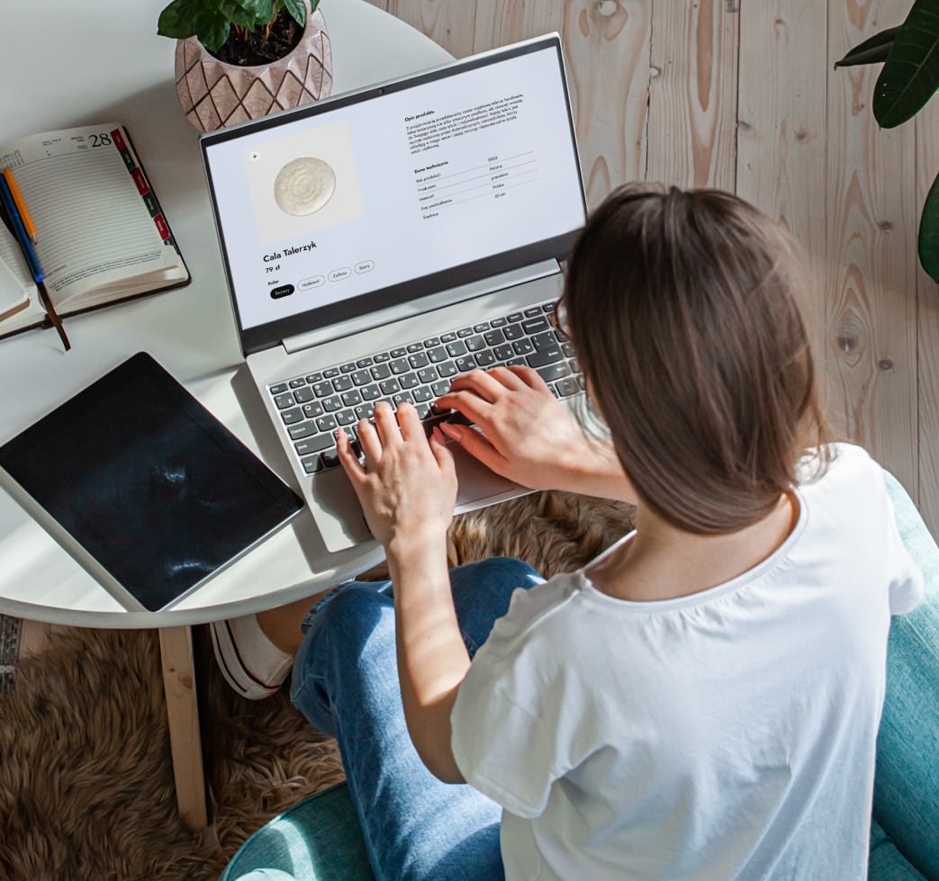 blog-Shoper-Storefront-laptop-1