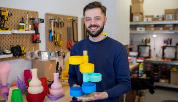 Projektant Yam yest Design prezentuje lampę do kupienia w sklepie internetowym Shoper