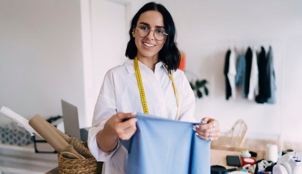 Wyświetlanie opinii i gwiazdek w reklamach produktowych Google Shopping (Merchant Center)