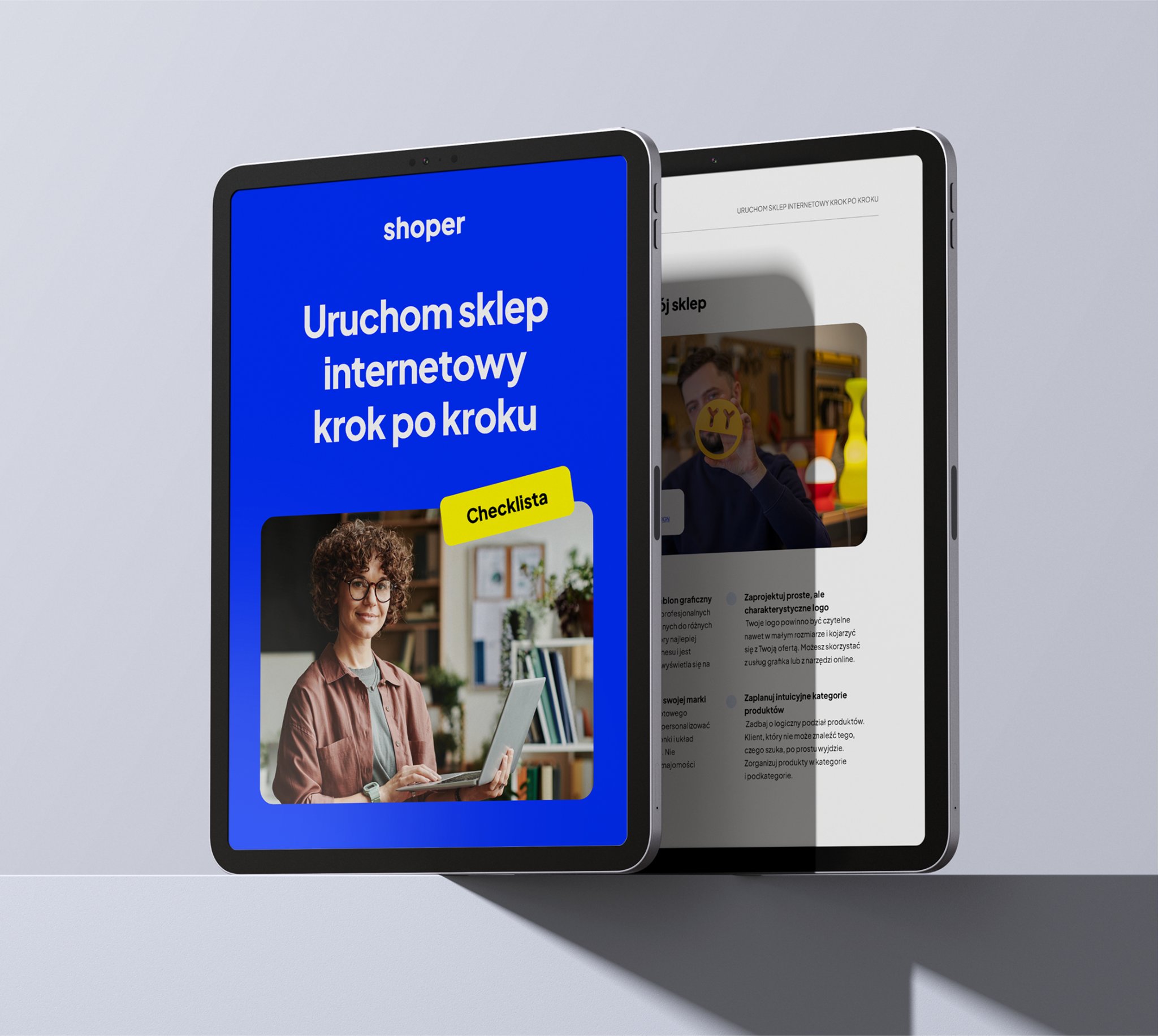 wizualizacja e-booka Shoper uruchom swój sklep, e-book pzaprezentowany na tabletach, widoczna okładka i strona publikacji